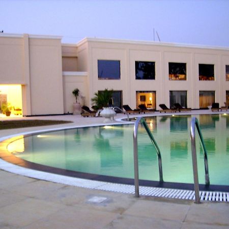 The Lalit Traveller Khajuraho Hotel Buitenkant foto