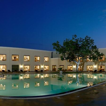 The Lalit Traveller Khajuraho Hotel Buitenkant foto