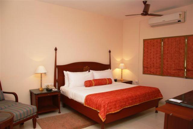 The Lalit Traveller Khajuraho Hotel Buitenkant foto