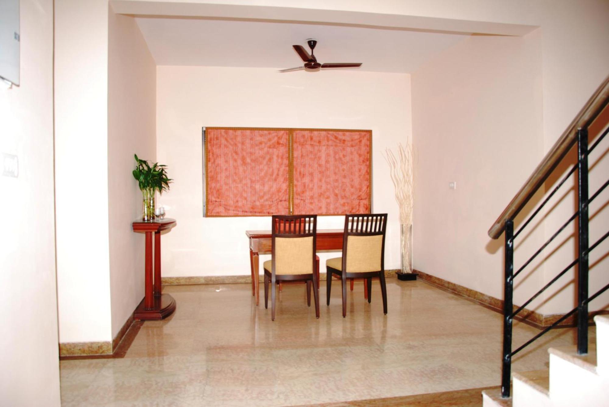 The Lalit Traveller Khajuraho Hotel Buitenkant foto