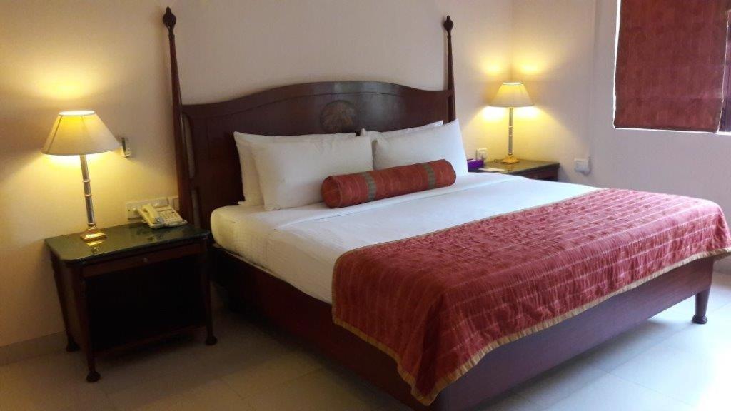 The Lalit Traveller Khajuraho Hotel Buitenkant foto