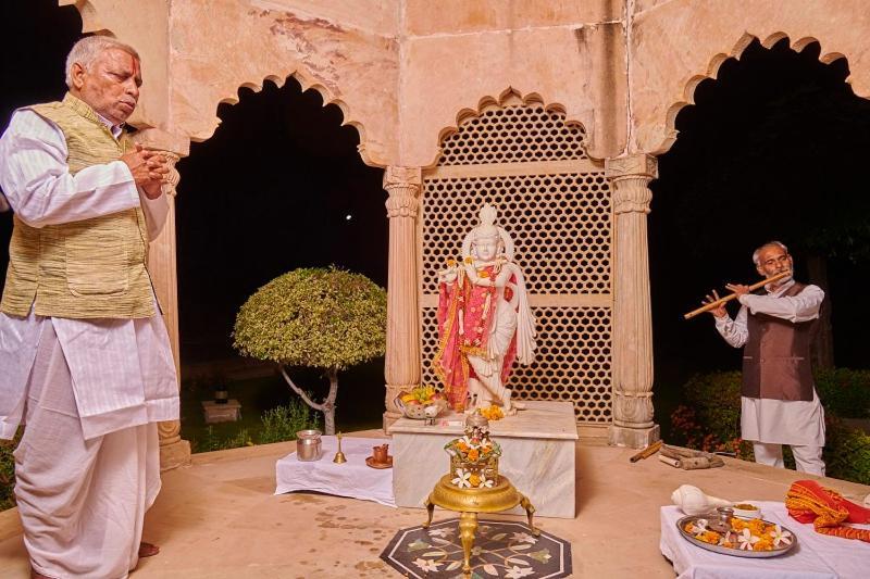 The Lalit Traveller Khajuraho Hotel Buitenkant foto