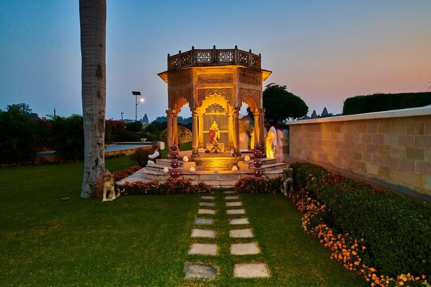The Lalit Traveller Khajuraho Hotel Buitenkant foto