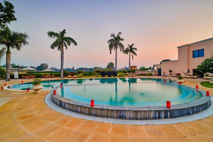 The Lalit Traveller Khajuraho Hotel Buitenkant foto