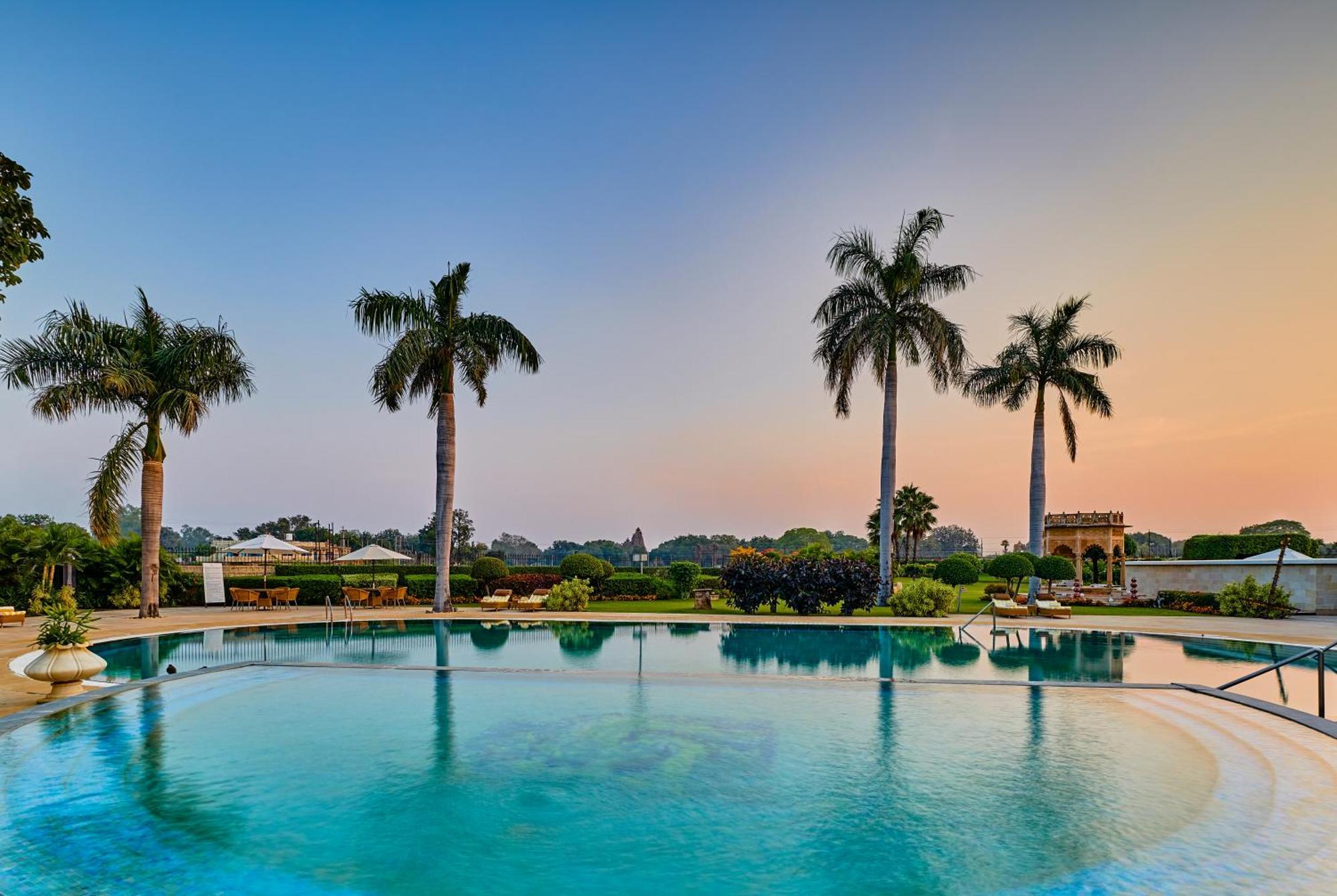 The Lalit Traveller Khajuraho Hotel Buitenkant foto