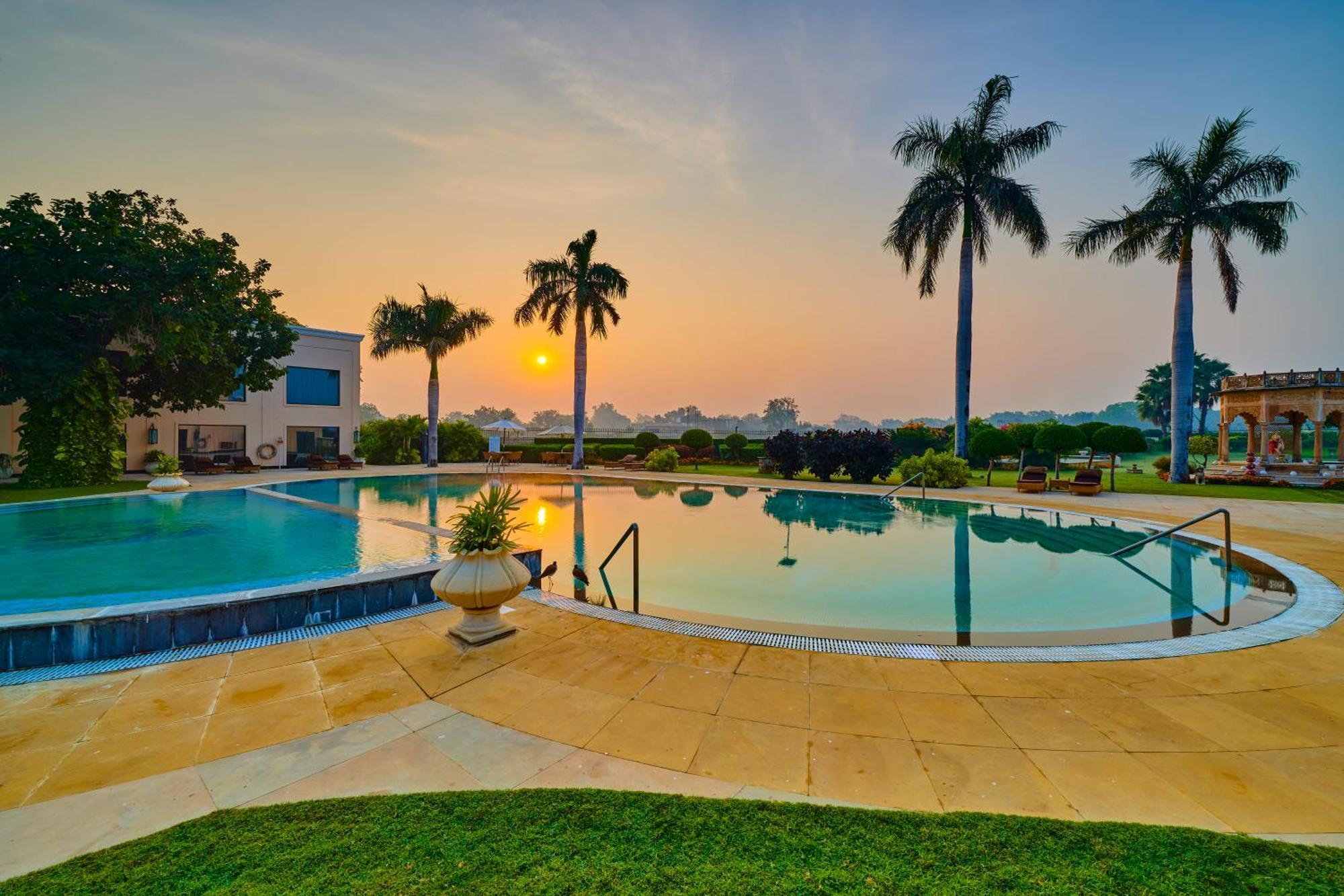 The Lalit Traveller Khajuraho Hotel Buitenkant foto