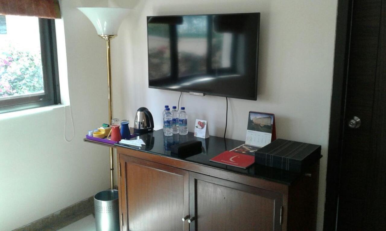 The Lalit Traveller Khajuraho Hotel Buitenkant foto